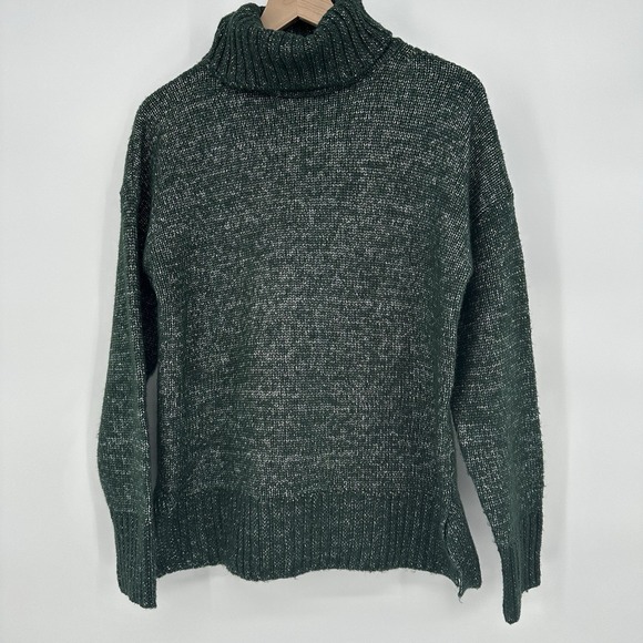 Banana Republic Sweaters - Banana Republic Sz S‎ Turtleneck Sweater Hunter Green White Minimalist Cozy